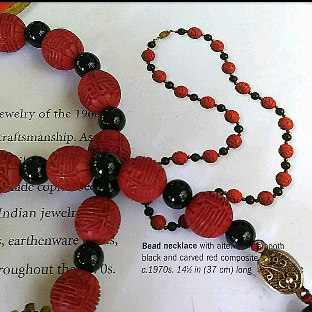 *UNSIGNED BOOK PC* c'70s Carved Chinese Longevity Bead Necklace - Picture 1 of 13